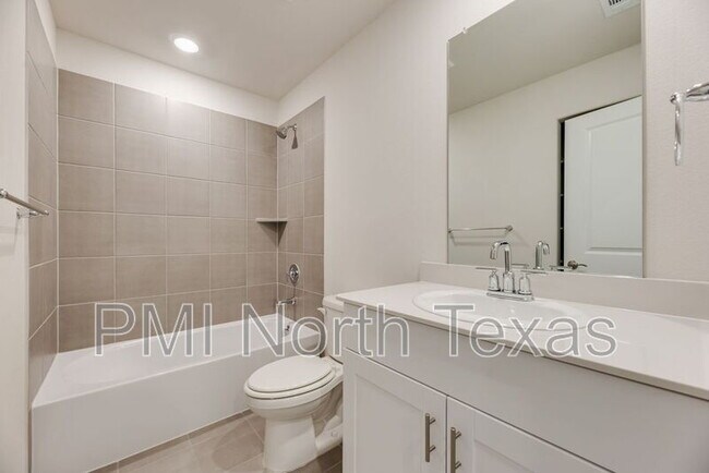 Building Photo - 3904 High Valley Dr
