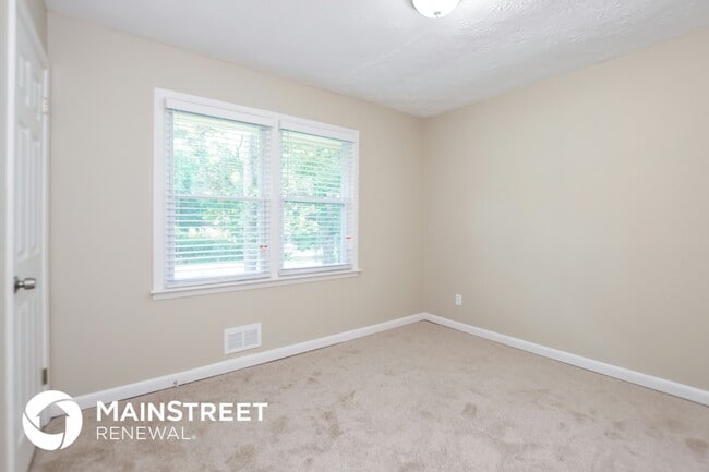 Building Photo - 418 Smyrna Powder Springs Rd SW