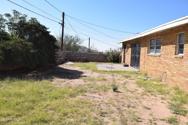 Building Photo - 136 N Festival Dr