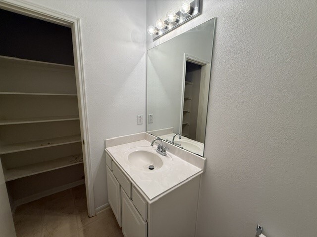 Building Photo - 15106 Turphin Way