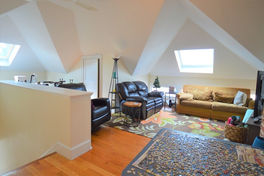 Building Photo - 14 Breck Ave