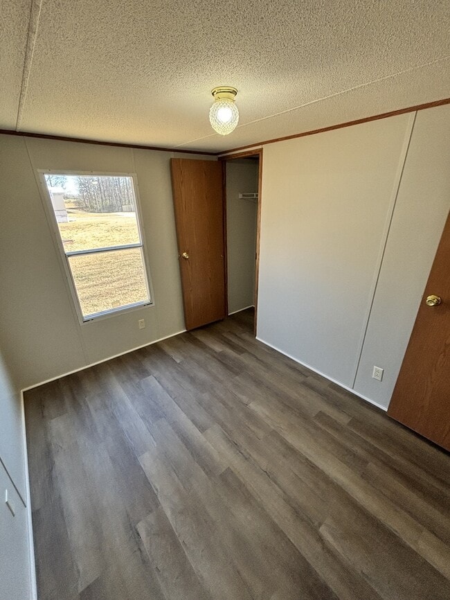 Building Photo - 128 Cassidy Ln