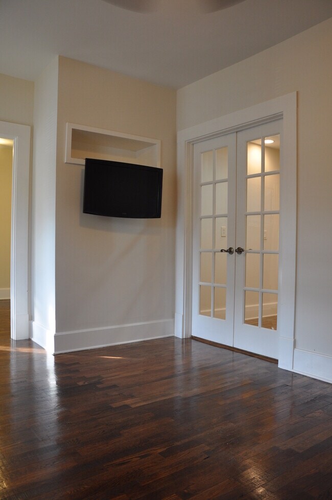 Building Photo - Walk to Campus - Pre-Leasing Now for the F...