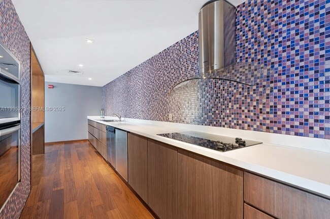 Building Photo - 325 S Biscayne Blvd