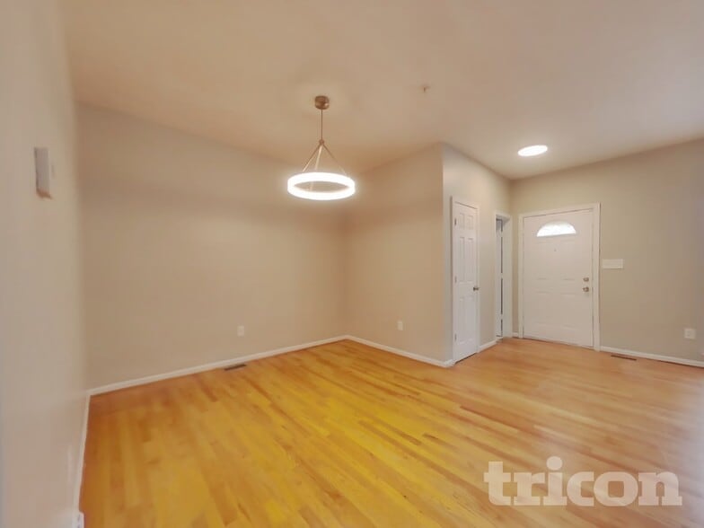 Building Photo - 7904 Bardwell Ct