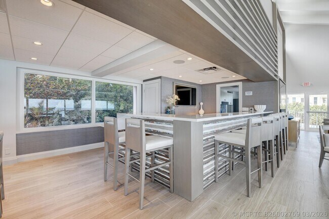 Building Photo - 4748 S Ocean Blvd