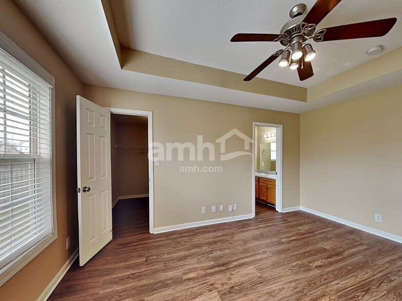 Building Photo - 3676 S Naples Ct