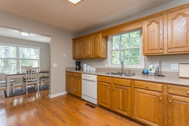 Building Photo - 3 Bedroom Home in Massanutten!!!