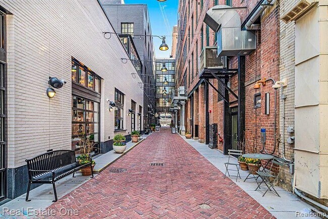 Building Photo - 10 Witherell St