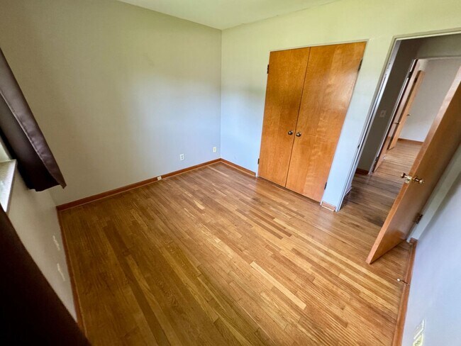 Building Photo - 3 Bedroom - Upper Arlington