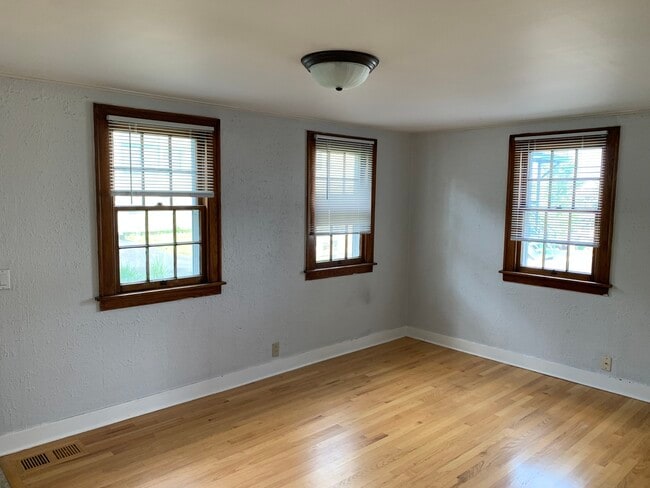 Building Photo - 27568 N Owens Rd