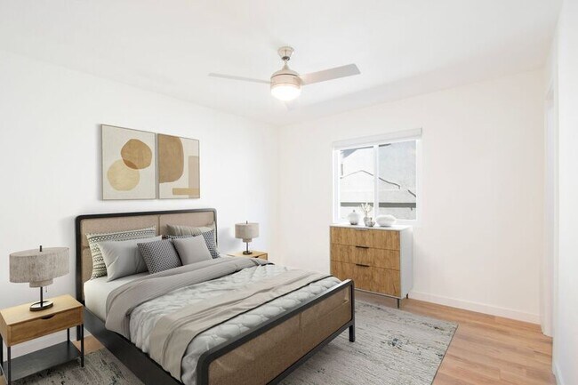 Building Photo - 5847 Willoughby Ave