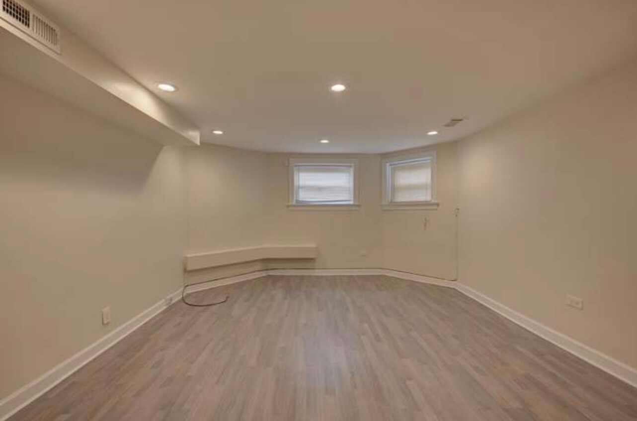 Living Room - 6116 S Evans Ave