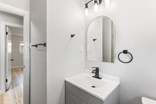 Building Photo - 2609 N Key Blvd