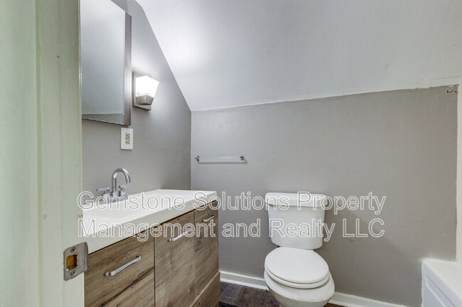 Building Photo - 2930 Primrose Cir