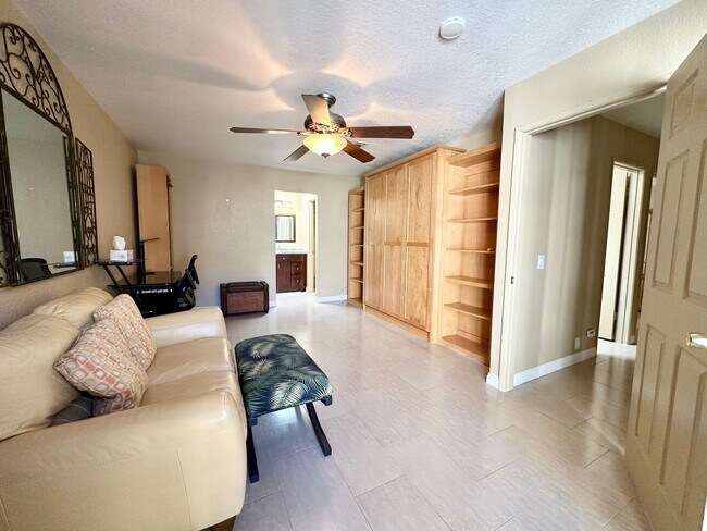 Building Photo - COMING SOON!! Charming FURNISHED 2 Bed 2 Bath Condo in Palm Desert close to El Paseo!
