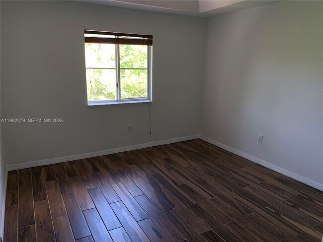 Building Photo - 3001 SE 17th Ave