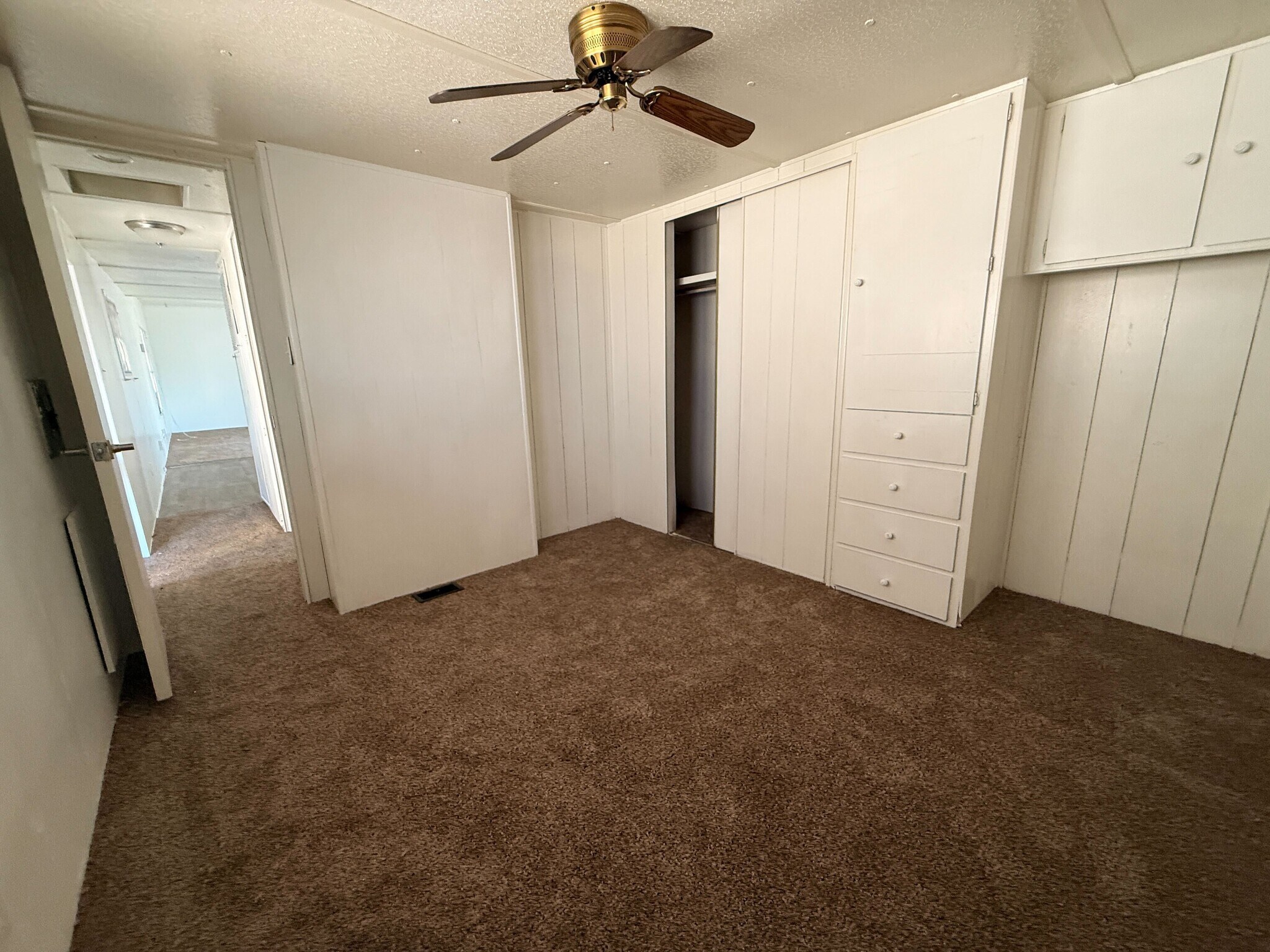 Building Photo - 3601 E Wyoming Ave