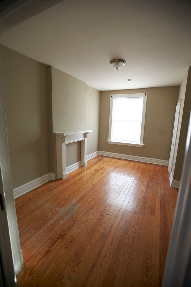 Building Photo - 1112 Tamm Ave