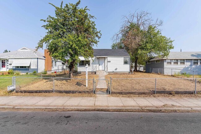 Building Photo - Charming, Updated 3 Bed Spokane Home w/ Fenced Yard and Storage Shed!