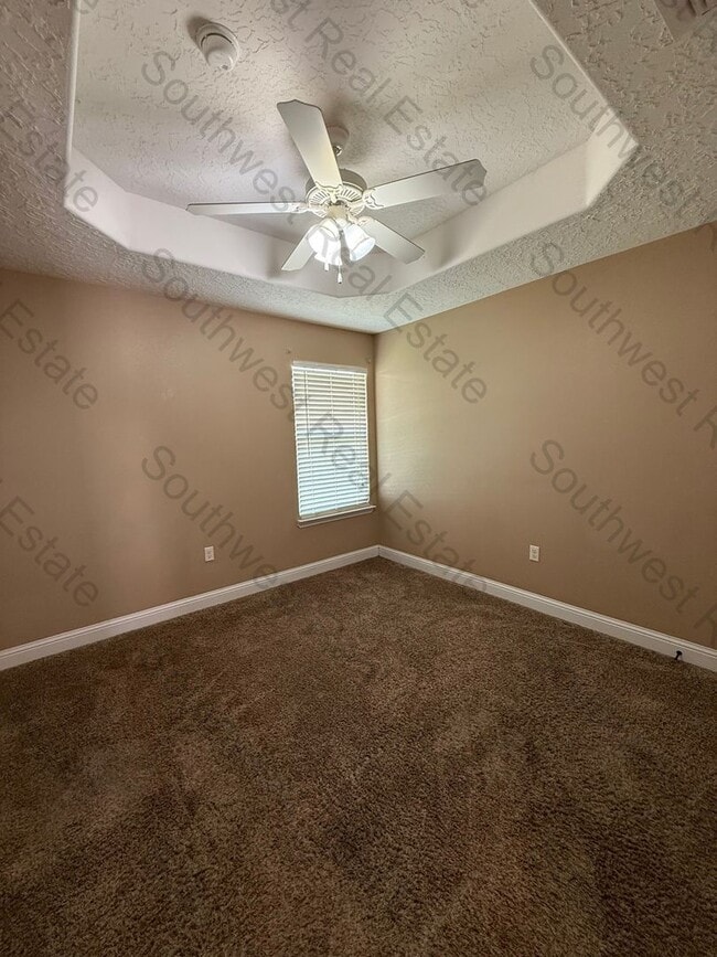 Building Photo - Spacious 3 Bedroom 2 Bath home in Portales, NM