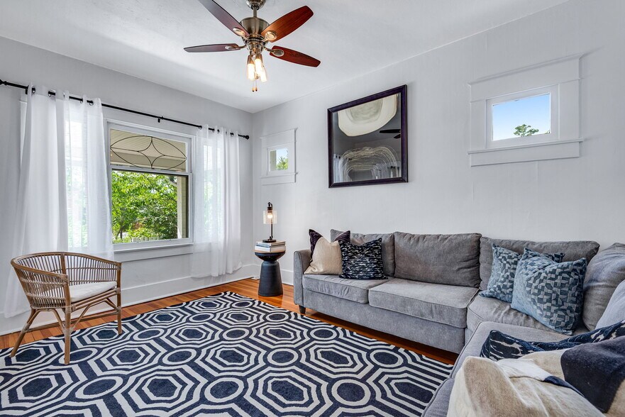 Building Photo - 1478 S University Blvd