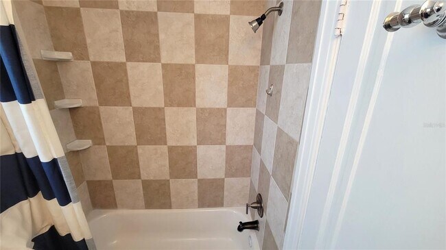 Building Photo - 520 11th Ave N