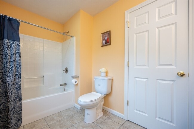 Building Photo - 7 Willow Brook Ln