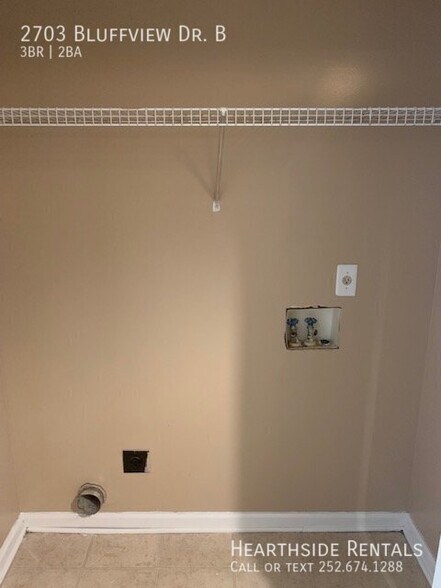 Building Photo - 2703 Bluff View Dr