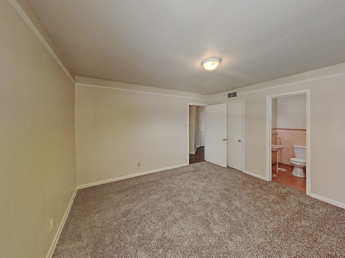 Building Photo - 3405 Norton Dr