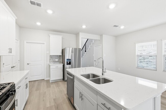 Building Photo - 5611 Chasewood Dr