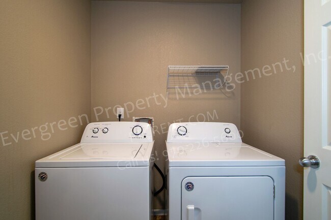 Building Photo - 6807 Grainery Rd