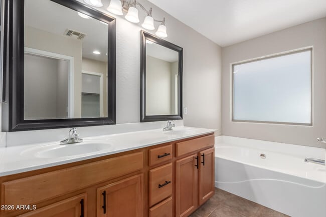 Building Photo - 3759 E Sebastian Ln