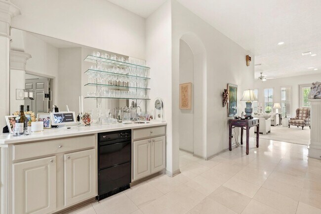Building Photo - 4513 Country Club View