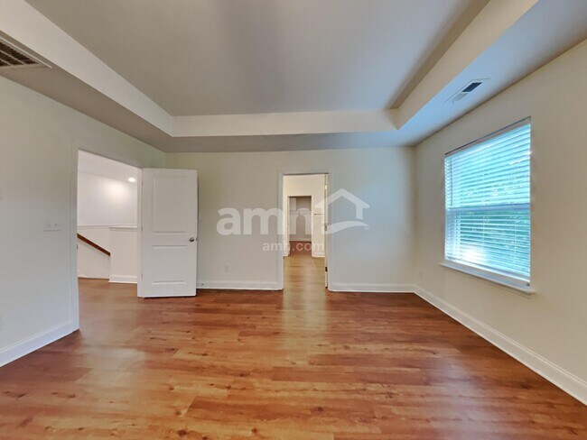 Building Photo - 3041 Greenmont Cir