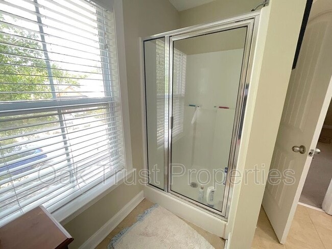Building Photo - 5185 Celtic Dr