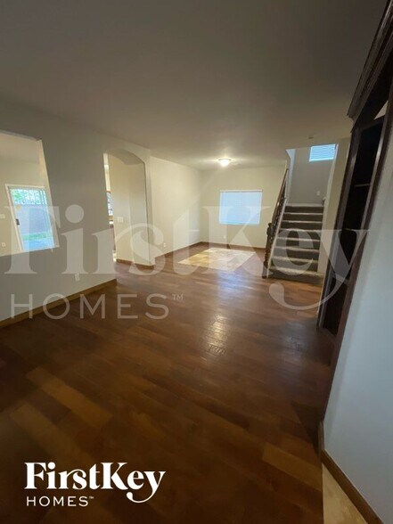 Building Photo - 1008 E Oceanwood Ave