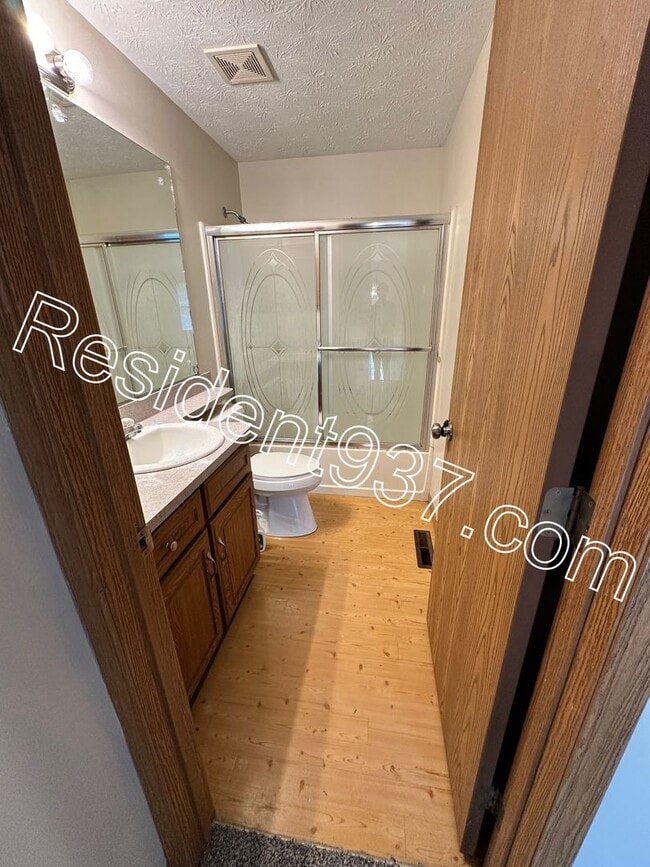 Building Photo - 3 Bed 2 Bath Home