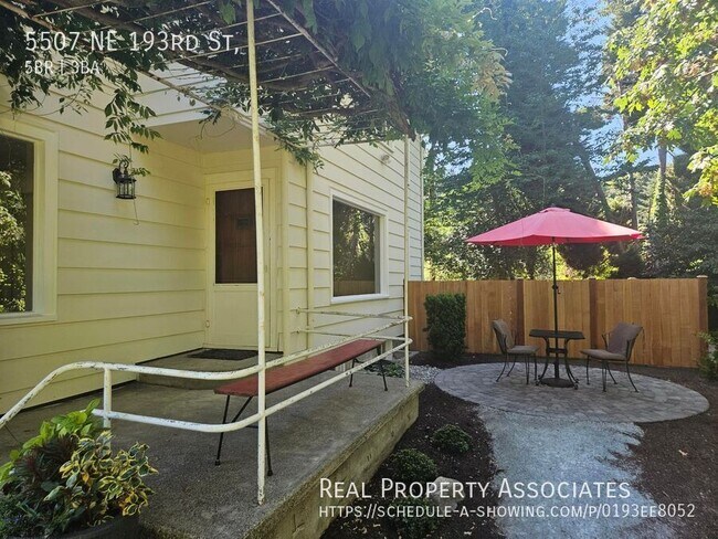 Building Photo - 5507 NE 193rd St