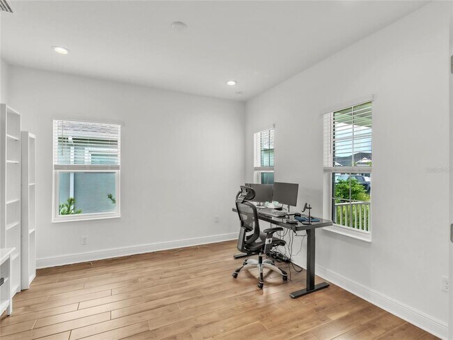 Building Photo - 10108 Hammock Brook Dr