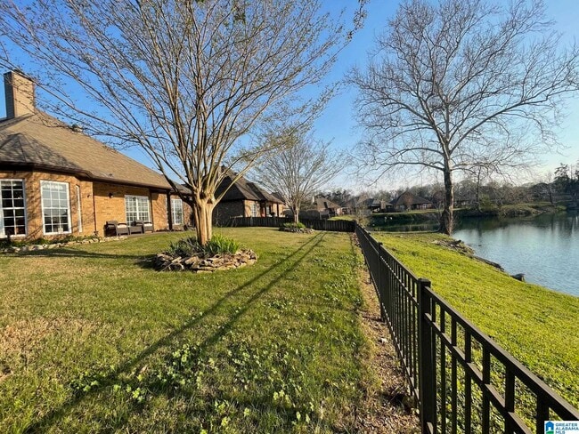 Building Photo - 295 Creekside Ln