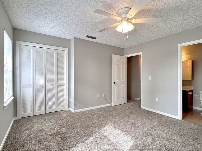 Building Photo - Two-Bedroom End Unit Townhome