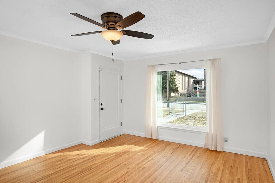 Building Photo - 5830 Lyndale Ave S