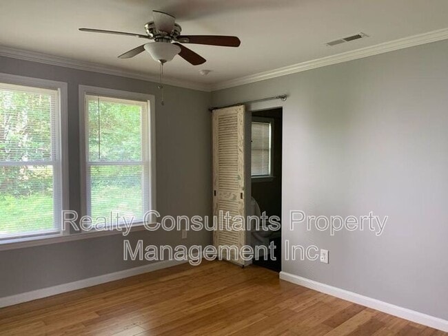 Building Photo - 811 Hertford St