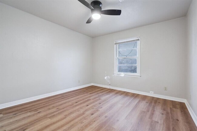 Building Photo - 1406 Sheffield Rd