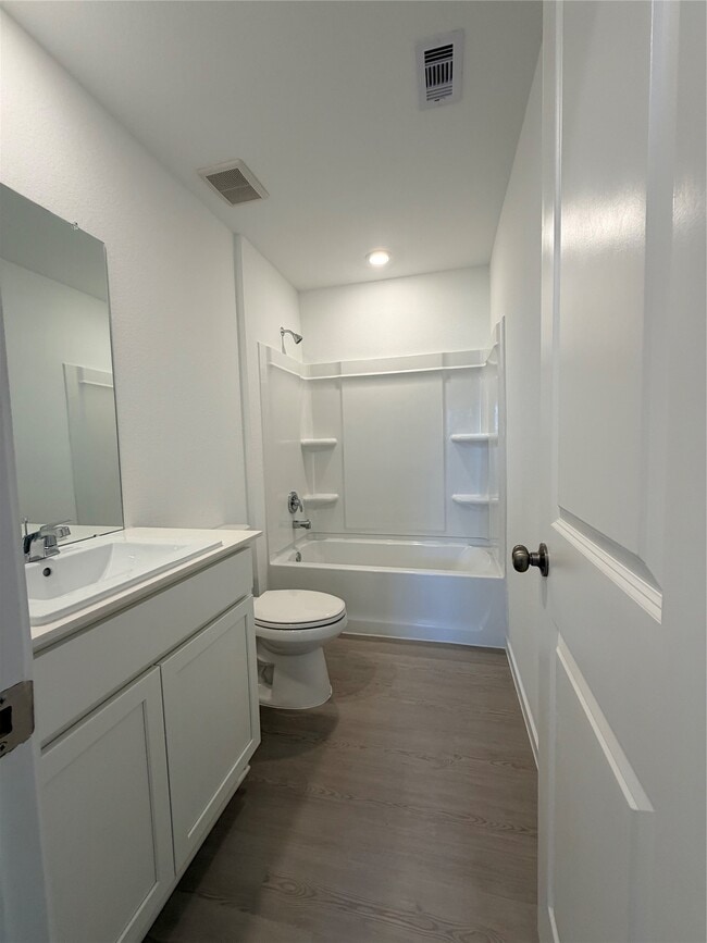 Building Photo - 18760 LOOM Dr