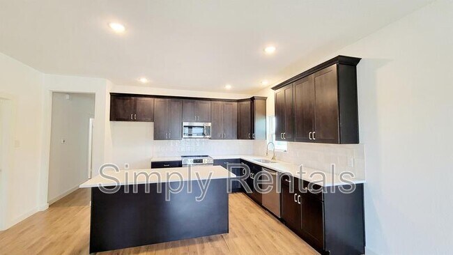 Building Photo - Gordon 3304