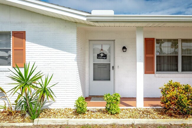 Building Photo - Welcome to your Perfect Beachside Retreat!
