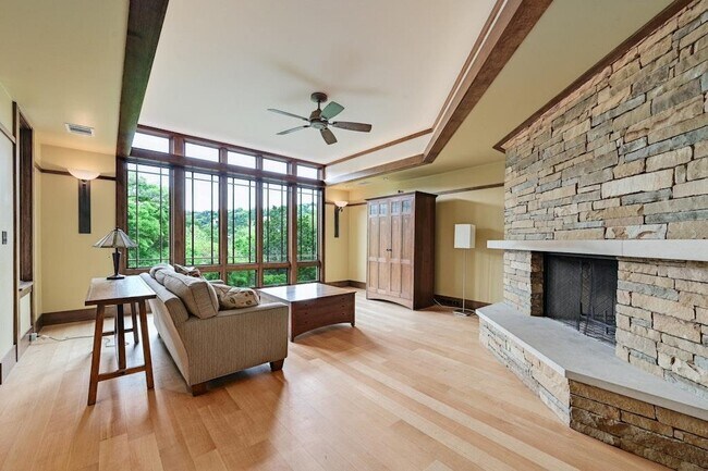Building Photo - 307 Laurel Valley Rd