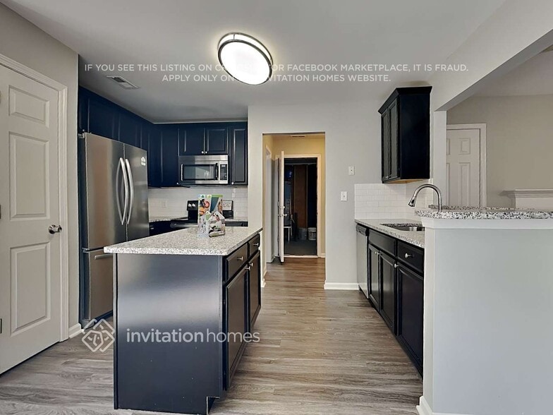 Building Photo - 12122 Stewarts Crossing Dr